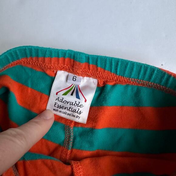 Adorable Essentials shorts - Picture 3 of 4